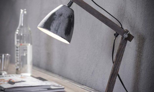 FURBO Bordlampe, patineret grå metal, patineret træ