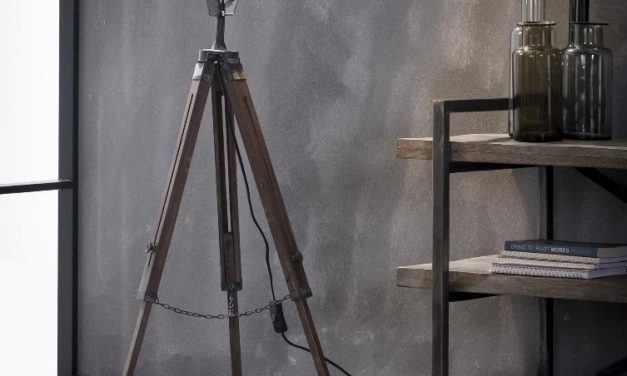 FURBO Gulvlampe, patineret grå metal og træ