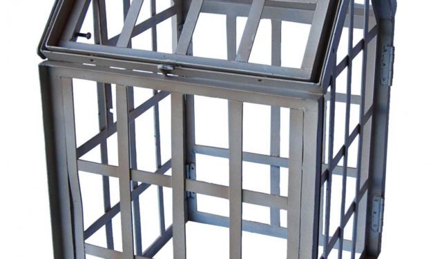 TRADEMARK LIVING Mini drivhus i jern men uden glas