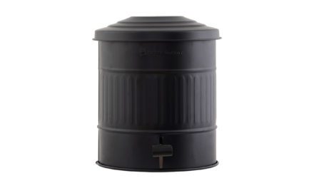 Så er det nu – Fantastisk Mat sort affaldsspand med låg fra House Doctor