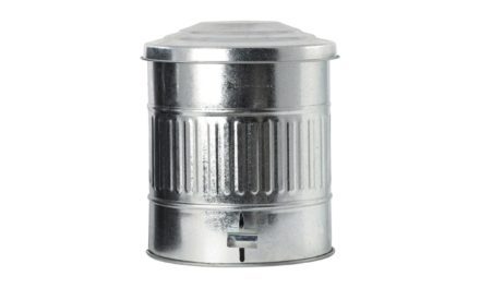 Zinkgalvaniseret Jern Toiletspand med låg fra House Doctor til din bolig