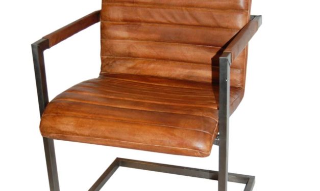 TRADEMARK LIVING Cool stol med armlæn – brun læder