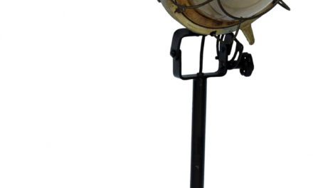 TRADEMARK LIVING Cool gammel industribordlampe