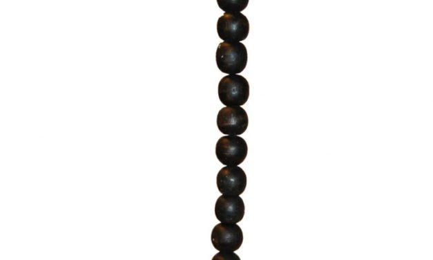 TRADEMARK LIVING hængelampe i træ – antiksort