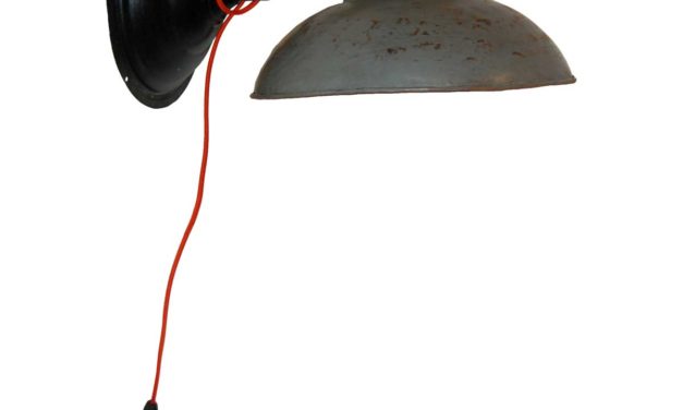 TRADEMARK LIVING Væglampe i jern – grå og sort