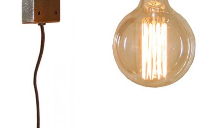 TRADEMARK LIVING Væglampe – burned zink