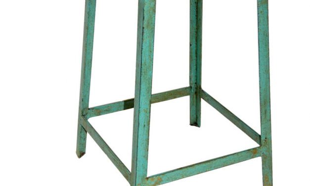 TRADEMARK LIVING Lovely skammel med træsæde – mintgrøn