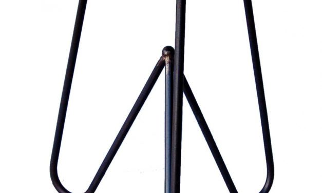 TRADEMARK LIVING Cool skammel med læder