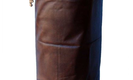 TRADEMARK LIVING Boksepude med et råt udtryk