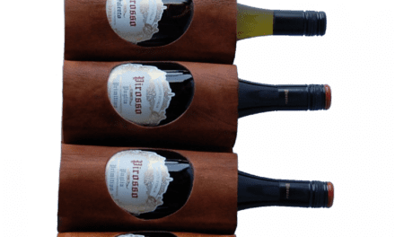 TRADEMARK LIVING Vin- eller magasinholder i brunt læder