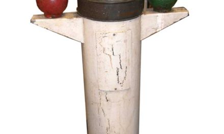 TRADEMARK LIVING Kompashus fra skib – gammelt – jern