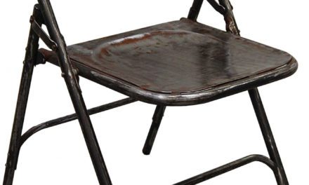 Så er den her – Smuk gammel klapstol fra Trademark Living