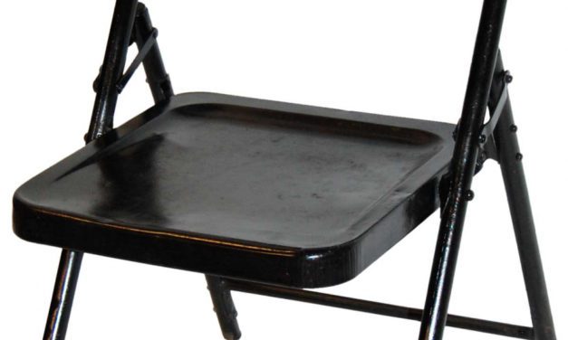 Trademark Living gammel klapstol i flot sort jern og lak