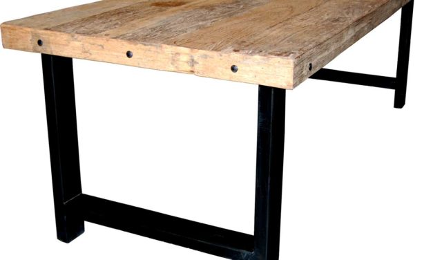 TRADEMARK LIVING Spisebord med smuk massiv bordplade