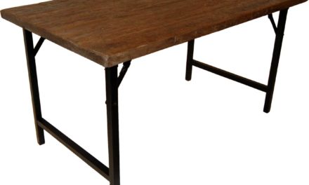 TRADEMARK LIVING Spisebord med smuk bordplade