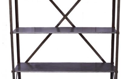 TRADEMARK LIVING Jernreol med 4 hylder – blank