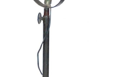 TRADEMARK LIVING RAW gulvlampe – original truckerlygte – grønt jern