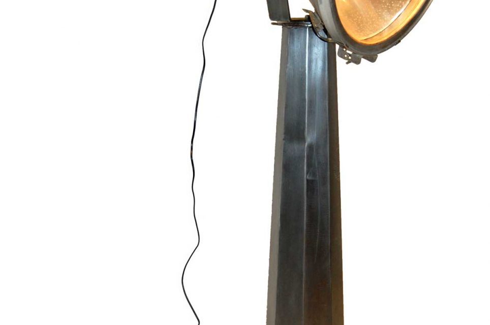 TRADEMARK LIVING Stor skibslampe – original gammel – zink med patina