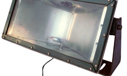 TRADEMARK LIVING Original gammel industrilampe – grøn jern