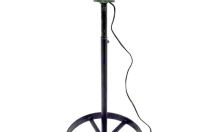 TRADEMARK LIVING Gulvlampe af gammel scooter – jern