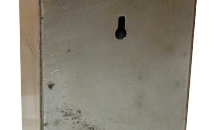 TRADEMARK LIVING Jernbøtte – gammel vintage