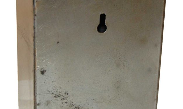 TRADEMARK LIVING Jernbøtte – gammel vintage