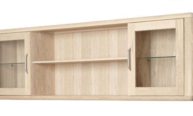 Lina hængevitrine, massivt eg med glaslåger