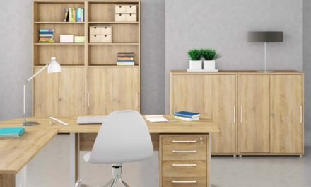 Prima stort skrivebord med skuffer – Eg/Sølv stål