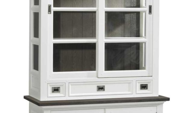 Skagen vitrine 4 låge. 3 skuf.