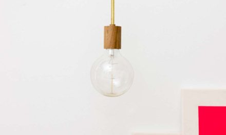 ROON & RAHN RR-1 Pendel lys inkl. pære, eg