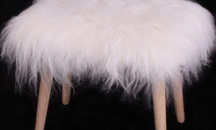 BY TIKA Selfoss skammel med lammeskind