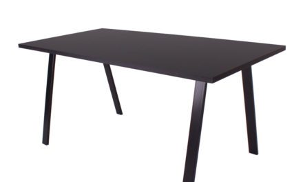 BY TIKA Halmstad Spisebord med metalben