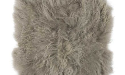 IB LAURSEN Tibetansk sædeskind sammensyet af skindrester