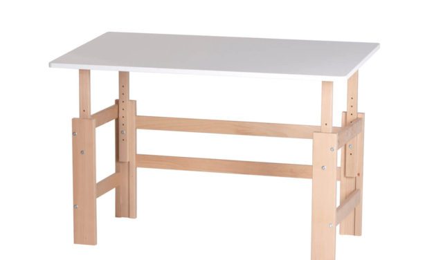 Moderne justerbart børneskrivebord i massiv bøg fra mærket Manis-H