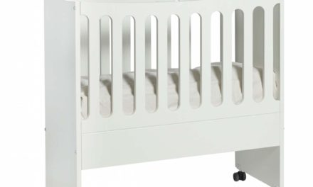 Pæn Vugge i hvid træ fra mærket Manis-H