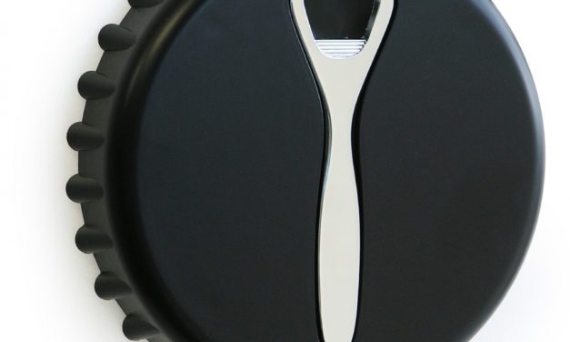 Plus 1 oplukker vægskulptur