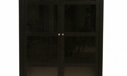 Wima Vitrineskab – sort træ, m. glaslåger