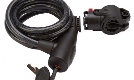 Bike Attitude – Spirallås – 12 mm x 180 cm – Sort – med holder og aflang låsehoved