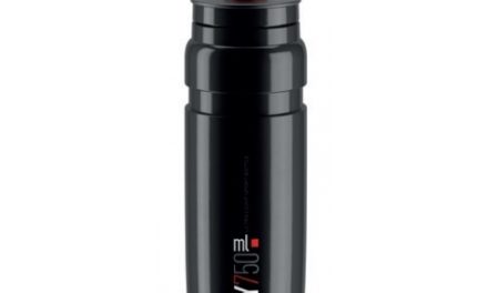 Elite Fly – Drikkeflaske 750ml  – 100% Biologisk nedbrydelig – Sort med rød logo