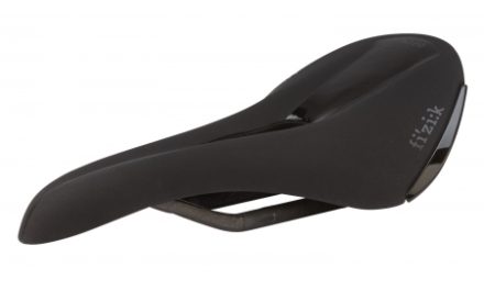 Fizik Aliente R1 Carbon Open – Sadel Road – Sort