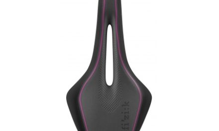 Fizik Luce Carbon – Sadel Dame – Grå/Pink