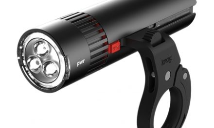 Knog – Cykellygte PWR Trail – 1000 lumen – Sort – USB opladelig – Powerbank funktion