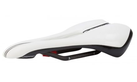 Sadel PRO Griffon AF Hvid/sort med Carbon rails 132 mm bred