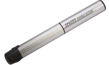 SKS Minipumpe Spaero Double Action – med beslag til cyklen